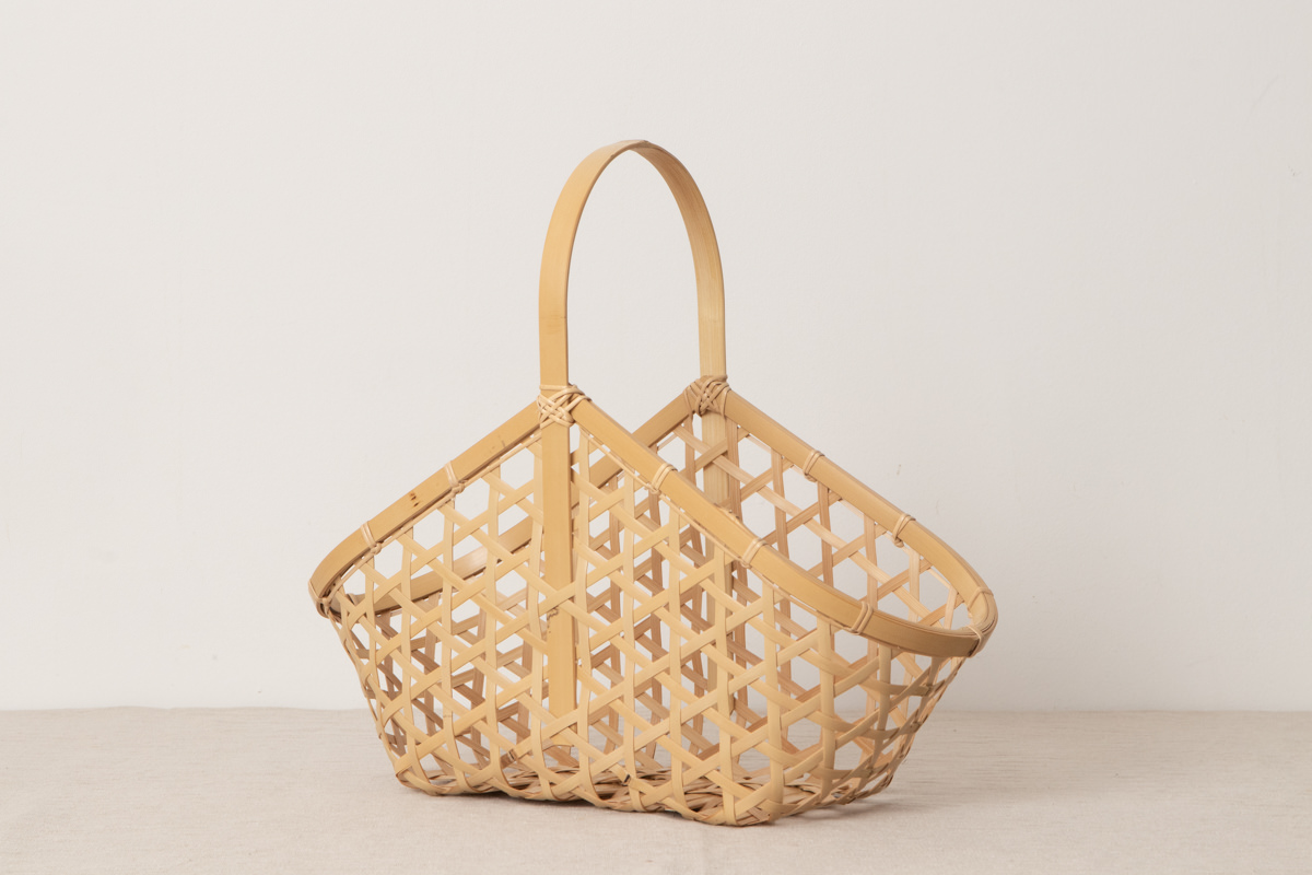 R520210-1　愛媛県/真竹（白竹）　一本手　山型バスケット（六つ目編み）