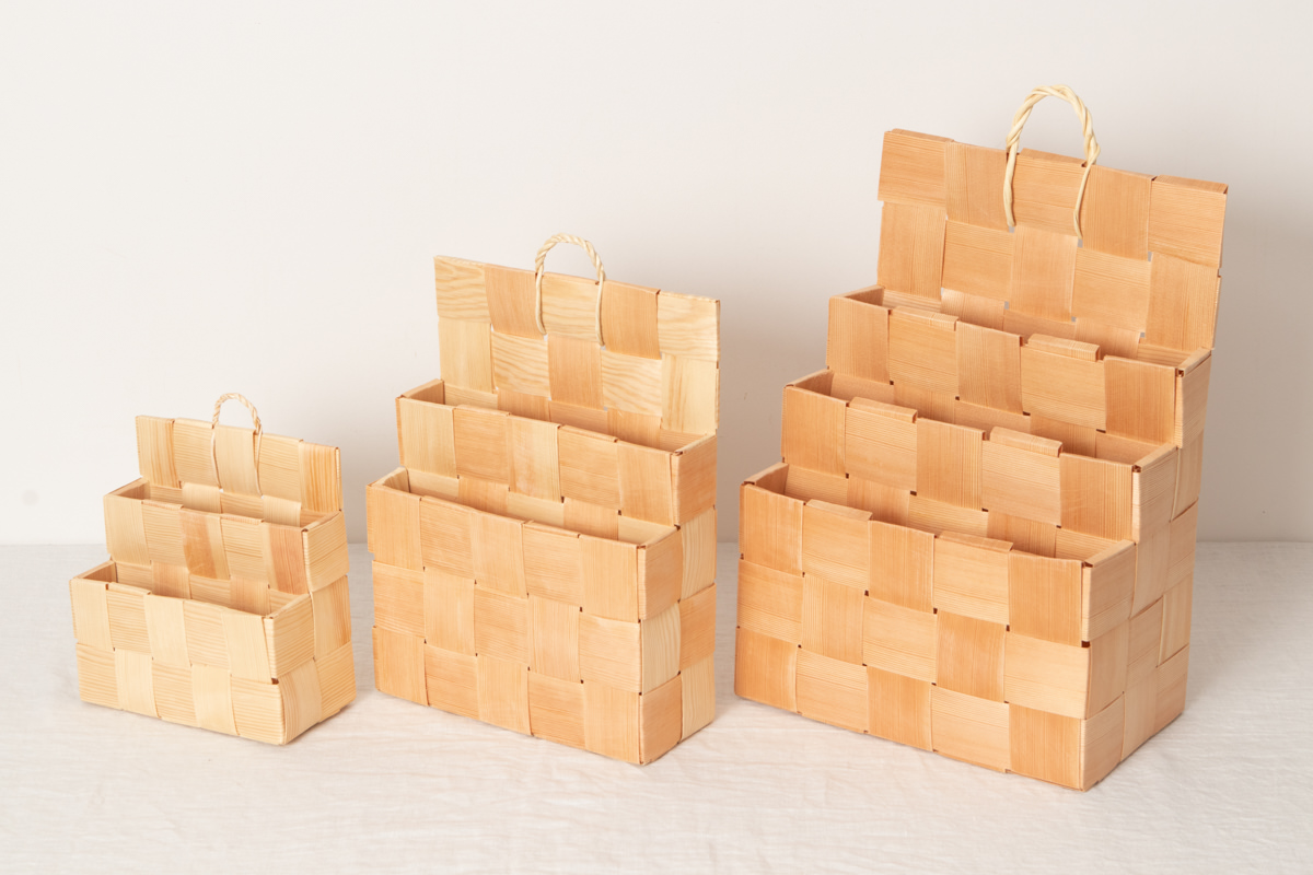 R330707　エストニア/パイン　マガジンラック　S・M・L　３サイズ