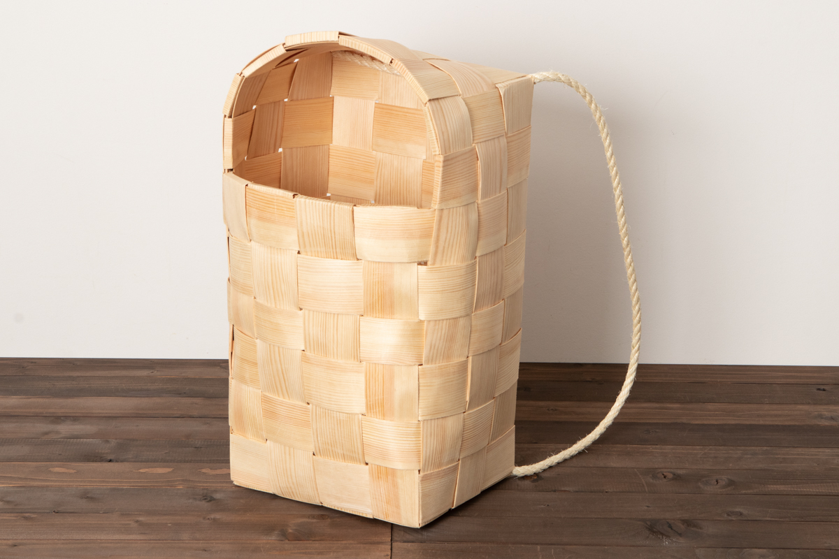 R330719-1　エストニア/パイン　背負いかご