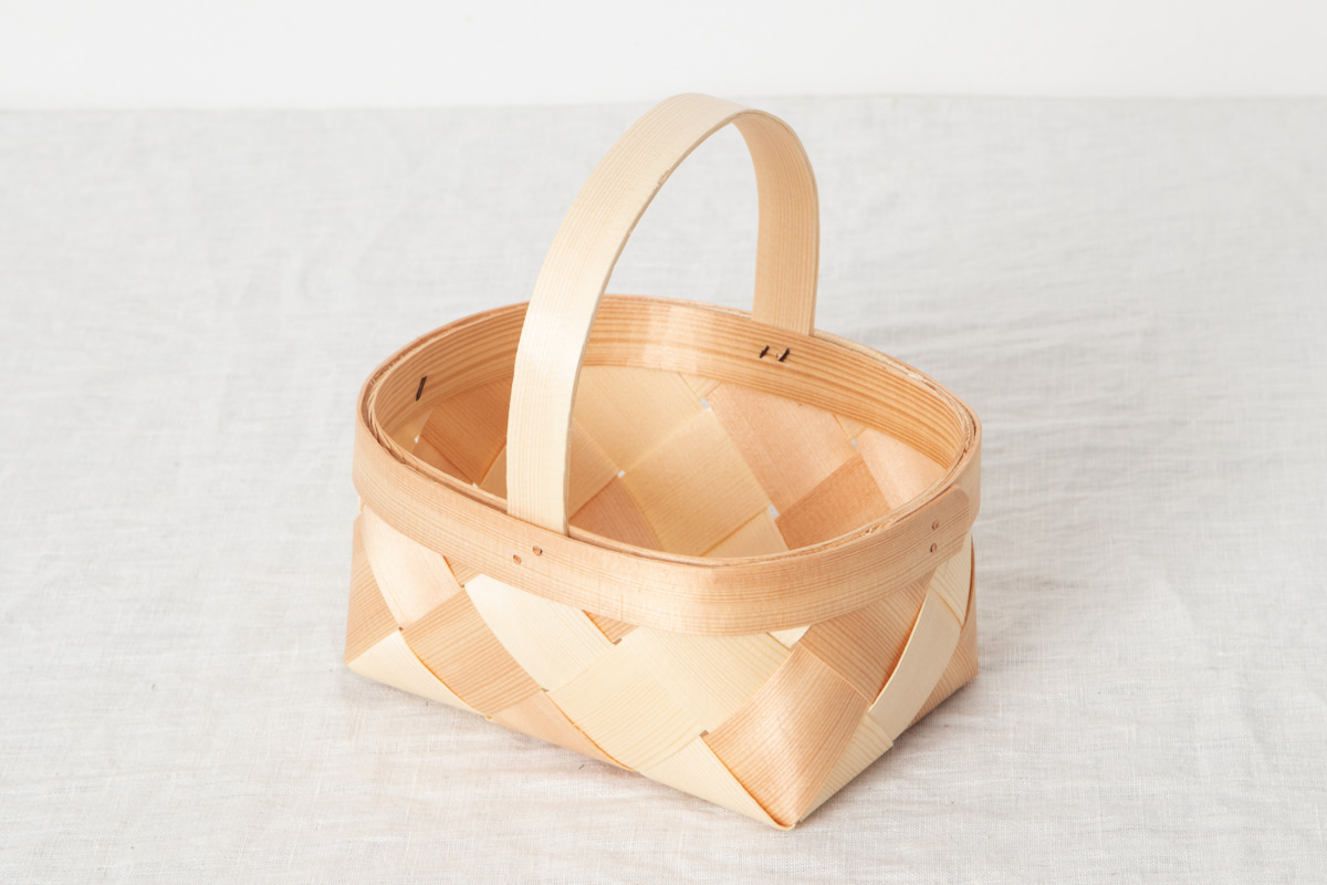 R330708-1　エストニア/パイン　ミニバスケット　楕円