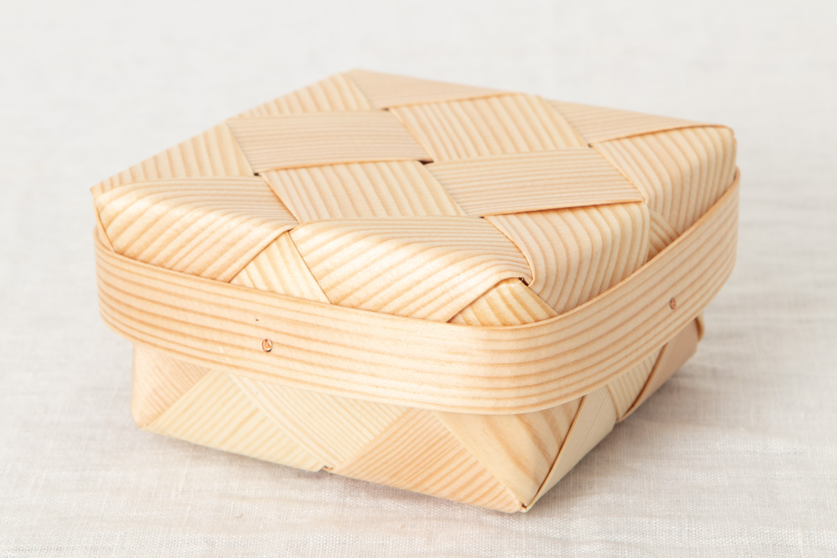 R330742-1　エストニア/パイン　スモールボックス