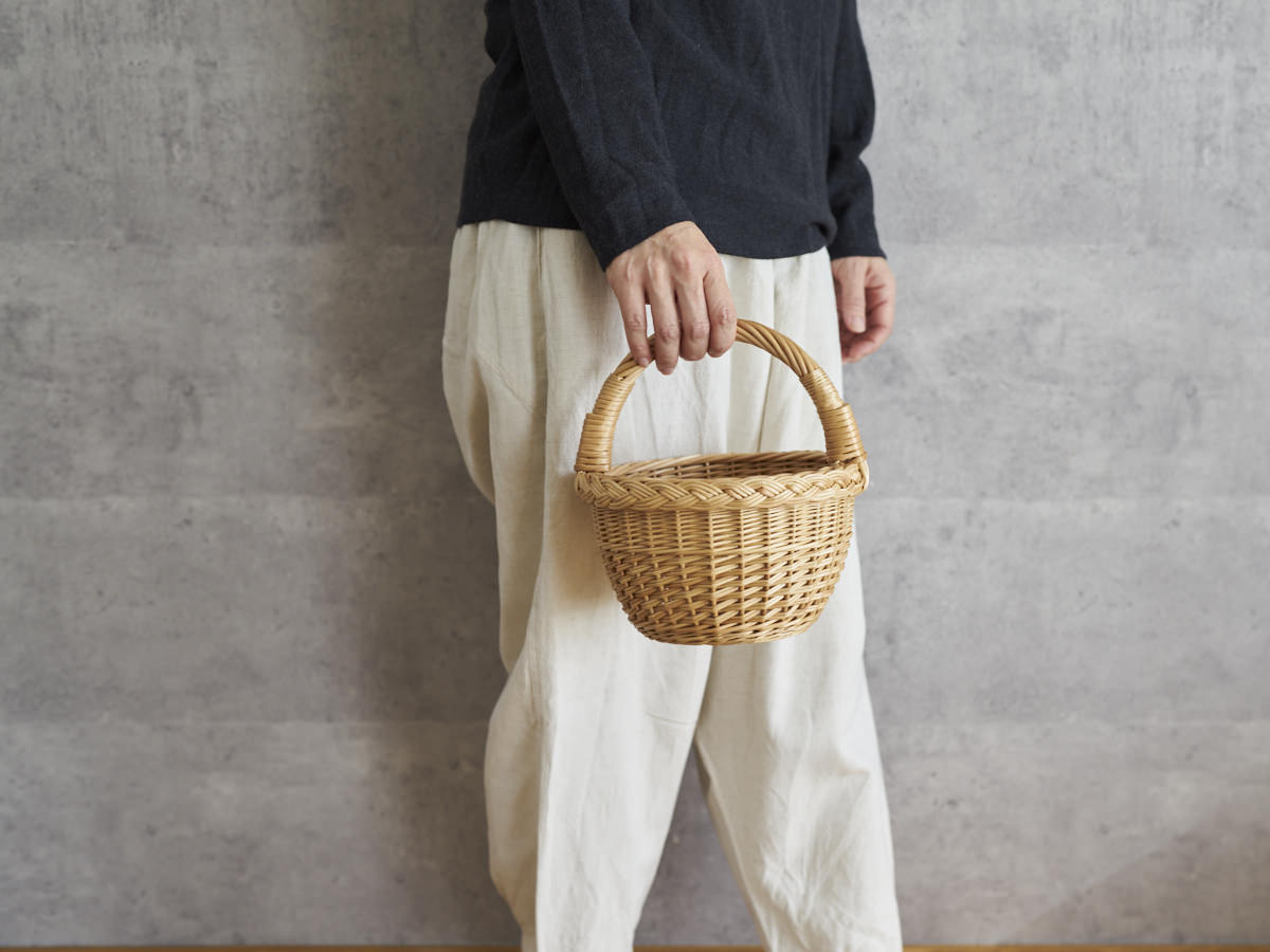 R140522-8　リトアニア/やなぎ　シギタスさん　手つきラウンドバスケット　ミニ