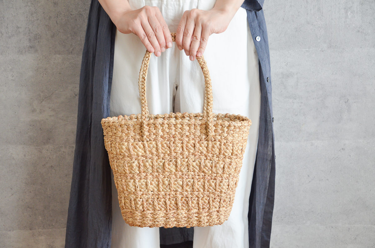 R3115217-1　タイ/ウォーターヒヤシンス　かごバッグ　AMI × AMI