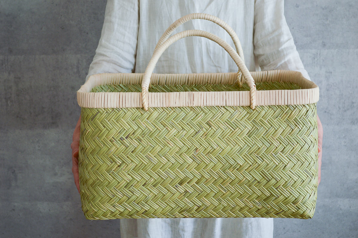 R450813-1　岩手県/すず竹　市場かご（籐巻き手）　大