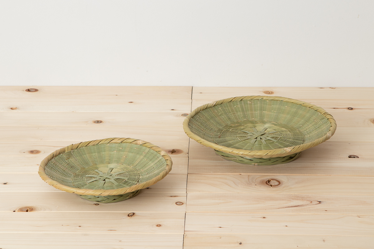 R110707　大分県/真竹　菊底編みそばざる　高台付き　七寸（約21cm）・九寸（約27cm)　2サイズ
