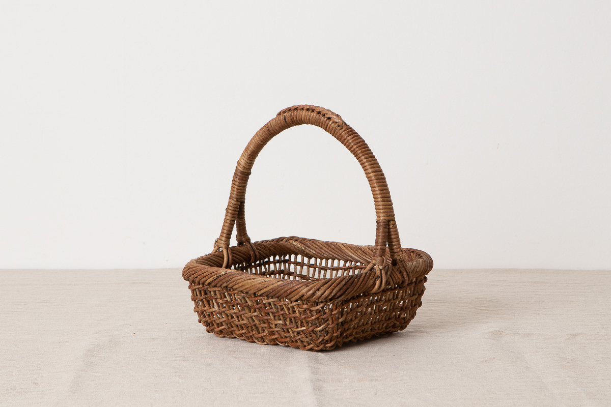 R311231-1　長野県/あけび　すかし編み　角手付盛りかご　中