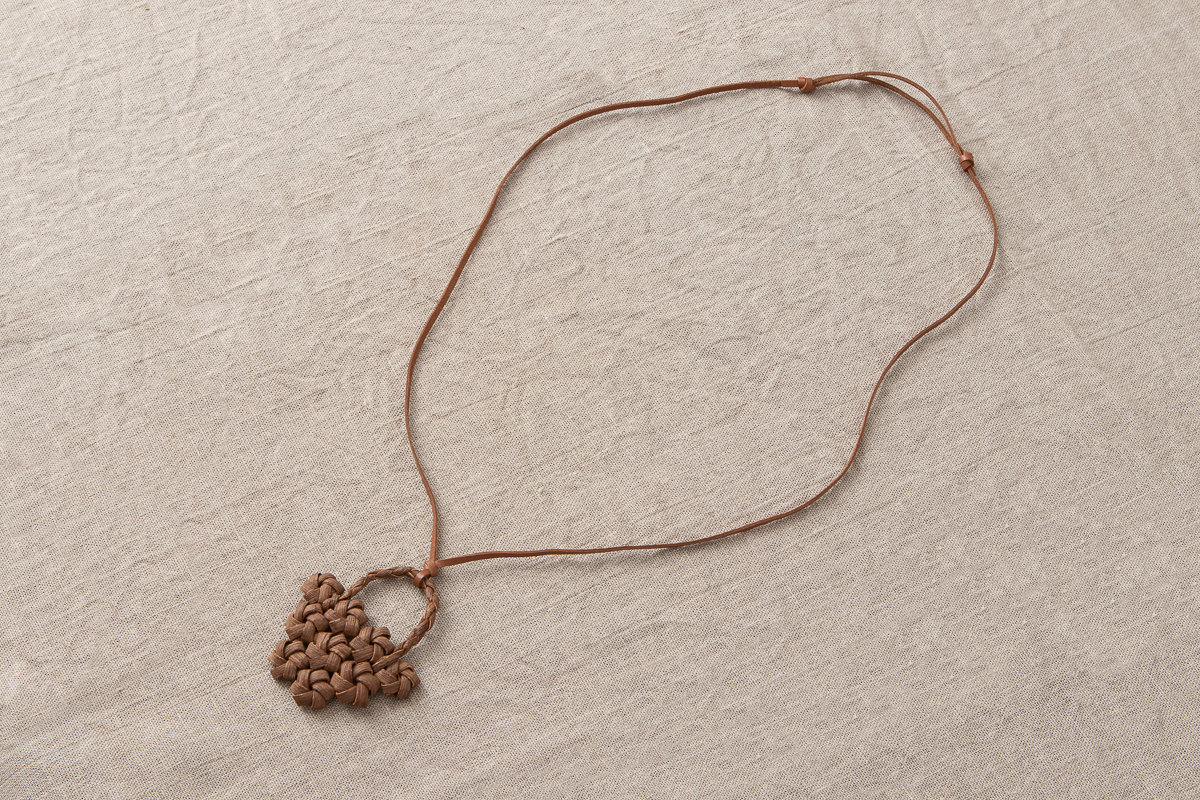 R311401-1　山形県/山ぶどう　ペンダント　花かご