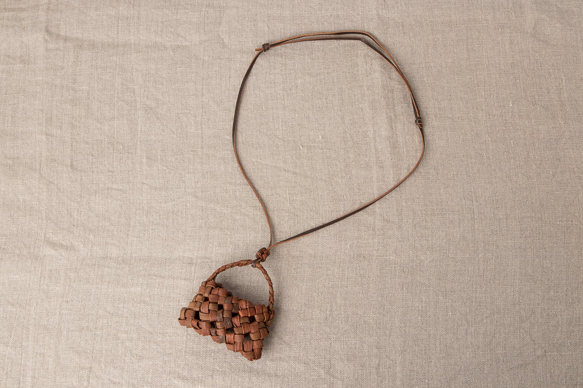 R311403-1　山形県/やまぶどう　ペンダント　バッグ型