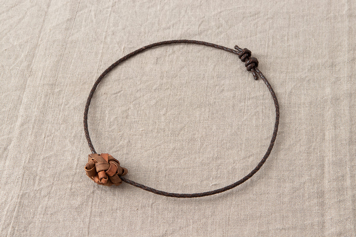 R311405-1　山形県/やまぶどう　ペンダント　花ぶどう（チョーカータイプ）