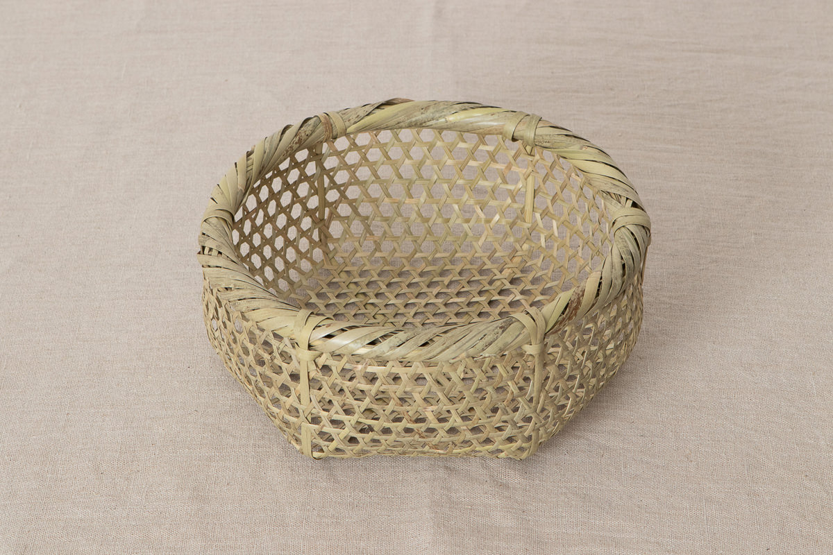 R330107-1　宮城県/篠竹　目かご（小豆洗い）上　力竹あり