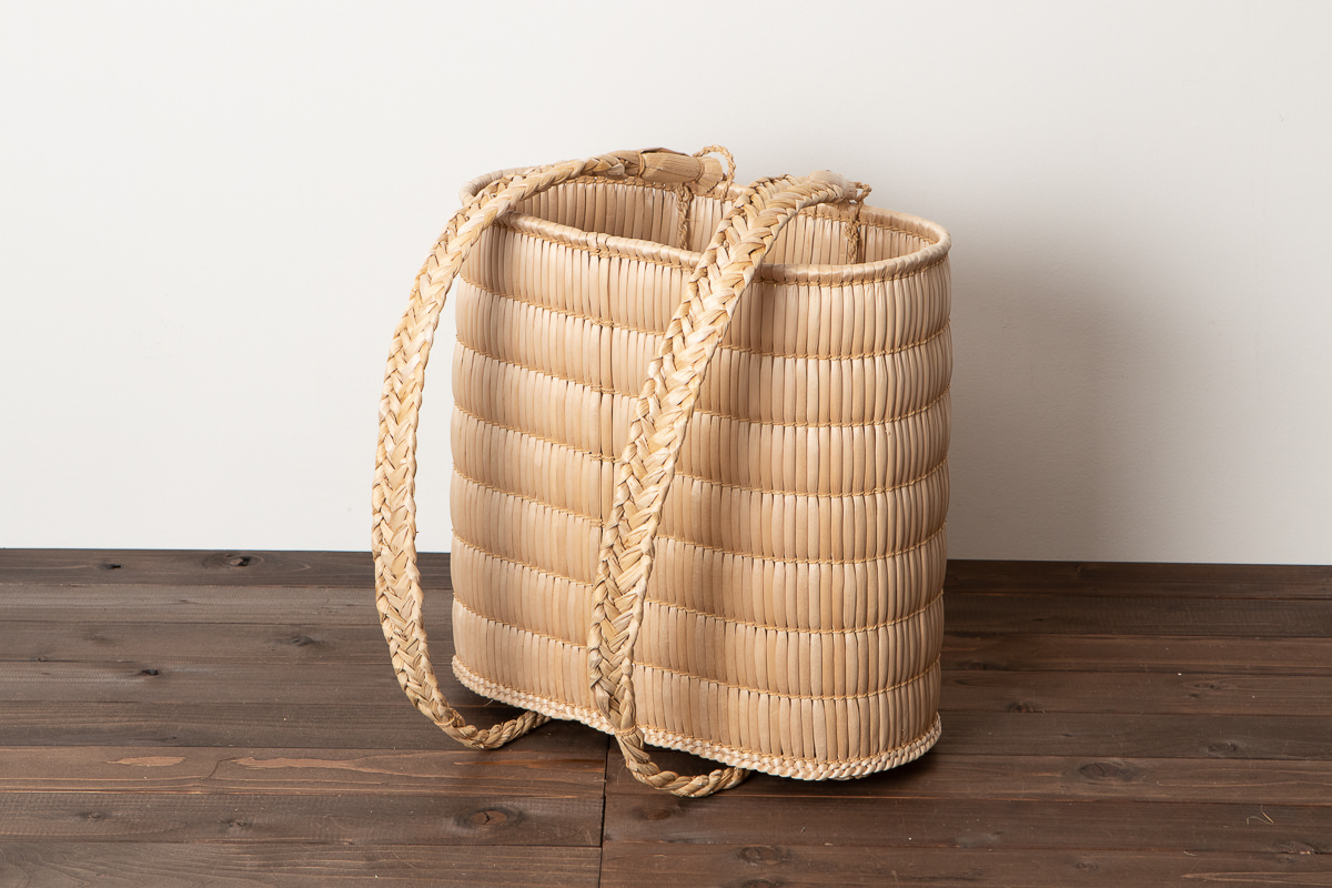 R620301-1　岡山県/がま　こしご（背負いかご）