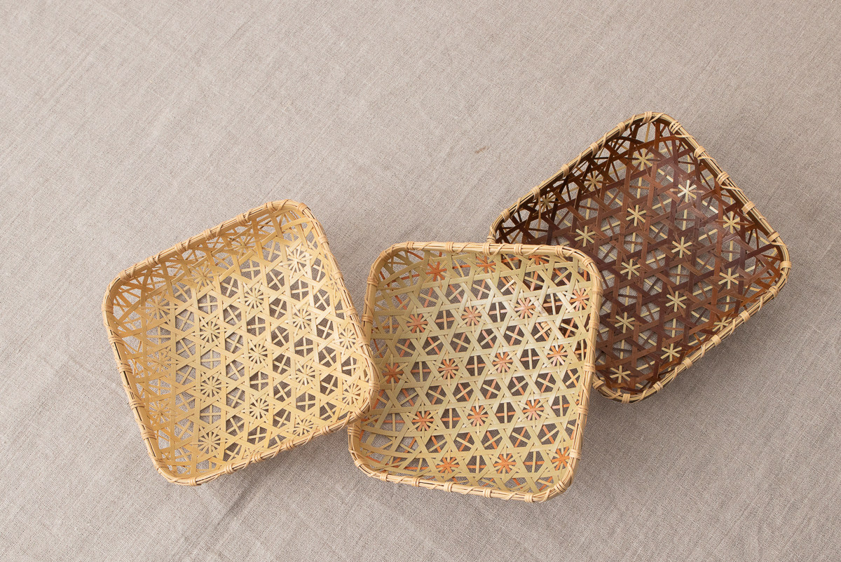 R810302　台湾/桂竹　六つ目菊皿（お菓子入れ） 生成り・草木染入・ブラウン/S・M・L 3サイズ